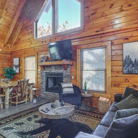 Pigeon Forge Cabin Rental With Decks And Hot Tub! Exterior photo