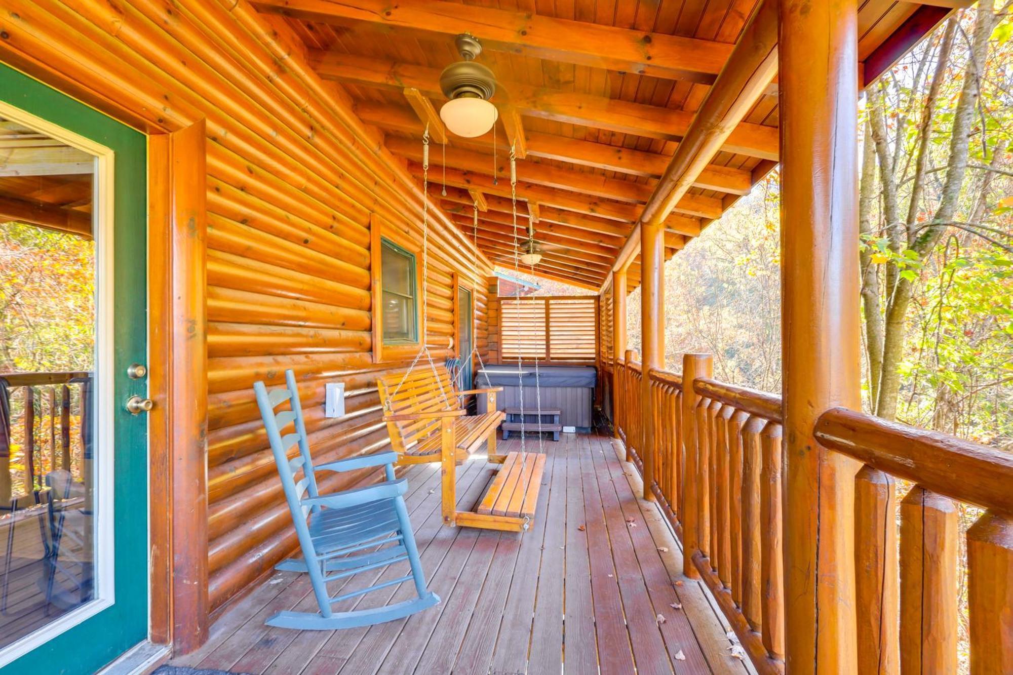 Pigeon Forge Cabin Rental With Decks And Hot Tub! Exterior photo